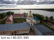 Тверская область. Осташков. Монастырь Нило-Столобенская (Нилова) пустынь. Церковь Петра и Павла в Ниловой пустыни (2023 год). Редакционное фото, фотограф Литвяк Игорь / Фотобанк Лори