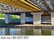 Moscow, Russia - July 30. 2023. Automobile bridge across the river Skhodnya to Zelenograd. Редакционное фото, фотограф Володина Ольга / Фотобанк Лори