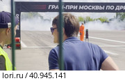 Дрифт кары стартуют парой в заезде. Гран При Москвы по дрифту. Курьяново. Стадион технических видов спорта. Москва. 30.07.2023г. Редакционное видео, видеограф Ярославский Максим / Фотобанк Лори