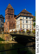 Strasbourg cityscape overlooking St Thomas Church on bank of Ill river. Стоковое фото, фотограф Яков Филимонов / Фотобанк Лори