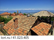 The roof of vintage house in Signagi city, Georgia (2013 год). Редакционное фото, фотограф Сергей Стрелков / Фотобанк Лори