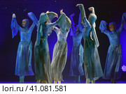 Teenage dance group performs Georgian folk dance 2022. Редакционное фото, фотограф Анна Кривицкая / Фотобанк Лори