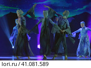 Teenage dance group performs Georgian folk dance 2022. Редакционное фото, фотограф Анна Кривицкая / Фотобанк Лори