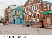 Kayuma Nasyri Street. Staro-Tatarskaya Sloboda. Summer day. Russia, September 2023. The Republic of Tatarstan. Kazan. Редакционное фото, фотограф Photojuli / Фотобанк Лори