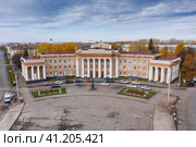 Город Уфа: Черниковка, Дворец культуры имени Серго Орджоникидзе. Вид с воздуха. Ufa city: Chernikovka, Sergo Ordzhonikidze Palace of Culture. Aerial view. (2022 год). Стоковое фото, фотограф Евгений Романов / Фотобанк Лори