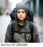 Sporty american woman backpacking. Стоковое фото, фотограф Данил Руденко / Фотобанк Лори