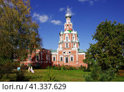 Церковь Смоленской иконы Божьей Матери в Софрино (Сафарино), Пушкинский район, Московская область Church Smolensk icon Mother of God in Sofrino (2023 год). Стоковое фото, фотограф Natalia Sidorova / Фотобанк Лори