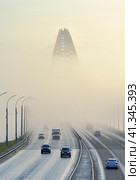 Entrance to the Bugrinsky Bridge (2023 год). Редакционное фото, фотограф ArhSib / Фотобанк Лори