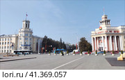 Город Кемерово. Вид на здание почтамта и мэрии (2023 год). Редакционное видео, видеограф Цибаев Алексей / Фотобанк Лори