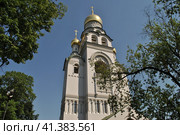 Колокольня с Успенской (прежде Воскресенской) церковью на старообрядческом Рогожском кладбище. Историко-архитектурный ансамбль Рогожская слобода. Нижегородский район. Город Москва (2014 год). Стоковое фото, фотограф lana1501 / Фотобанк Лори