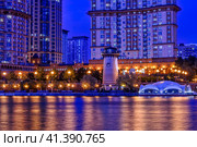 Night view of luxury apartments in Moscow (2020 год). Стоковое фото, фотограф Галина Царькова / Фотобанк Лори
