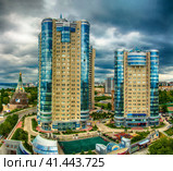 SAMARA, RUSSIA - MAY 21: Day view of the apartment complex Ladya, May 21 2016, Samara. The complex is located in the heart of the city of Samara on the Volga river. Стоковое фото, фотограф Андрей Аркуша / Фотобанк Лори