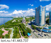 SAMARA, RUSSIA - MAY 21: Day view of the apartment complex Ladya, May 21 2016, Samara. The complex is located in the heart of the city of Samara on the Volga river. Стоковое фото, фотограф Андрей Аркуша / Фотобанк Лори