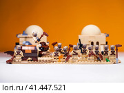 RUSSIA, SAMARA, January JANUARY 24, 2022 - Lego Star Wars Tusken raiders on Tatooine. Редакционное фото, фотограф Андрей Аркуша / Фотобанк Лори