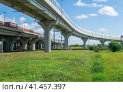 Road junction on overpasses above the meadow. Стоковое фото, фотограф Евгений Харитонов / Фотобанк Лори
