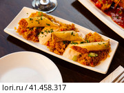 Morrocan lamb and harissa rolls with couscous. Стоковое фото, фотограф Яков Филимонов / Фотобанк Лори