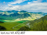 Алтай. Вид на Чуйский тракт и долину реки Малый Ильгумень. Стоковое фото, фотограф Megapixx / Фотобанк Лори