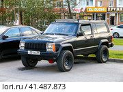 Jeep Cherokee (2023 год). Редакционное фото, фотограф Art Konovalov / Фотобанк Лори