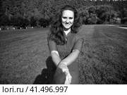 Follow me, Beautiful young woman holds the hand of a man. Стоковое фото, фотограф Андрей Аркуша / Фотобанк Лори