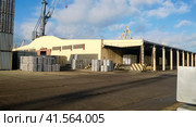 A port warehouse of aluminum ingots. Warehouse goods. Стоковое фото, фотограф Леонид Еремейчук / Фотобанк Лори