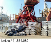 Aluminum ingots. Transportation of aluminum for export. Стоковое фото, фотограф Леонид Еремейчук / Фотобанк Лори