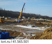 Construction of gas pipeline on the ground. Стоковое фото, фотограф Леонид Еремейчук / Фотобанк Лори