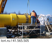 Construction of gas pipeline on the ground. Стоковое фото, фотограф Леонид Еремейчук / Фотобанк Лори