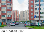Микрорайон Люберецкие Поля в Некрасовке. Фрагмент. Москва (2023 год). Редакционное фото, фотограф Алёшина Оксана / Фотобанк Лори