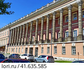 Екатерининский (Головинский)  дворец, 1-й Краснокурсантский проезд, 3/5 в Лефортово . Москва (2023 год). Редакционное фото, фотограф stargal / Фотобанк Лори