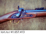 Retro American shock rifle made before the civil war, close-up. U. S. Percussion rifle Tower in 1854. Стоковое фото, фотограф Андрей Журавлев / Фотобанк Лори