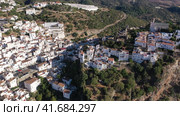 Aerial townscape of Casares, Malaga province, autonomous community of Andalusia, Spain. Стоковое видео, видеограф Яков Филимонов / Фотобанк Лори