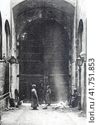 Караул у ворот Московского Кремля. Октябрь 1917 года. Редакционное фото, фотограф Сергей Елизарьев / Фотобанк Лори