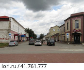 Улица Ленина в центре города Скопин, Рязанская область. Perspective of Lenin street in the center of Skopin. Cloudy summer view. (2019 год). Редакционное фото, фотограф Александр Кузнецов / Фотобанк Лори