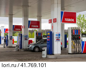 Автозаправочная станция компании "TEBOIL" (2023 год). Редакционное фото, фотограф Вячеслав Палес / Фотобанк Лори