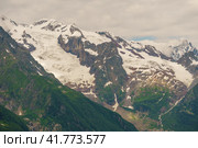 Горный пейзаж со снегом и голубым небом. Кавказ, Россия. Стоковое фото, фотограф Руслан Лесков / Фотобанк Лори
