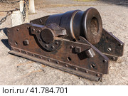Rusty ancient mortar gun, close-up. Стоковое фото, фотограф EugeneSergeev / Фотобанк Лори