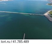 Top view of the bay Tsemess. The international sea port of Novorossiysk. Mol - building to stop the waves. Стоковое фото, фотограф Леонид Еремейчук / Фотобанк Лори