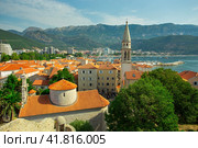 Narrow streets of the old evening Budva in Montenegro (2017 год). Стоковое фото, фотограф Олег Жуков / Фотобанк Лори