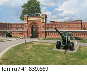 Центральный вход Военно-исторического музея артиллерии, инженерных войск и войск связи. Санкт-Петербург. (2023 год). Редакционное фото, фотограф Татьяна Т / Фотобанк Лори