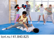 Group self defense training - boys learn how to apply painful techniques. Стоковое фото, фотограф Яков Филимонов / Фотобанк Лори