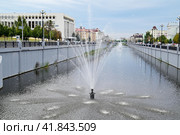 Город Казань. Набережной реки Бурлак. Улица Лево-Бурлачная (2023 год). Стоковое фото, фотограф Александр Тараканов / Фотобанк Лори