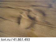 Рисунок волн на песке на берегу Атлантического океана. Стоковое фото, фотограф YuryKara / Фотобанк Лори