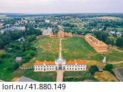 Вид сверху на дворец в Ружанах, Беларусь. Стоковое фото, фотограф Александр Салук / Фотобанк Лори