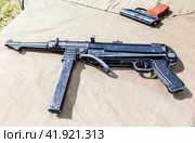 German submachine gun Schmeisser Mp40 from World War II. Стоковое фото, фотограф FotograFF / Фотобанк Лори