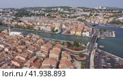 Drone view of the administrative center of the city of Martigues, located on the Mediterranean coast, in the south-east of France. Стоковое видео, видеограф Яков Филимонов / Фотобанк Лори