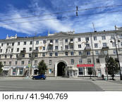 Дом 34 на улице Якова Свердлова в Екатеринбурге летом (2021 год). Редакционное фото, фотограф Овчинникова Ирина / Фотобанк Лори