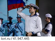 Выступление артистов в День Севастополя на выставке-форуме "Россия" на ВДНХ в городе Москве, Россия (2024 год). Редакционное фото, фотограф Николай Винокуров / Фотобанк Лори