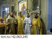 Общая фотография духовенства в алтаре Преображенского кафедрального собора Балашихи (2024 год). Редакционное фото, фотограф Дмитрий Неумоин / Фотобанк Лори
