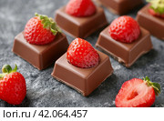 Strawberry chocolate perfection. Стоковое AI-изображение, AI-художник Данил Руденко / Фотобанк Лори