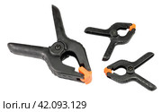 Пластмассовые зажимы на белом фоне. C clamps on white background. Стоковое фото, фотограф Татьяна Д / Фотобанк Лори